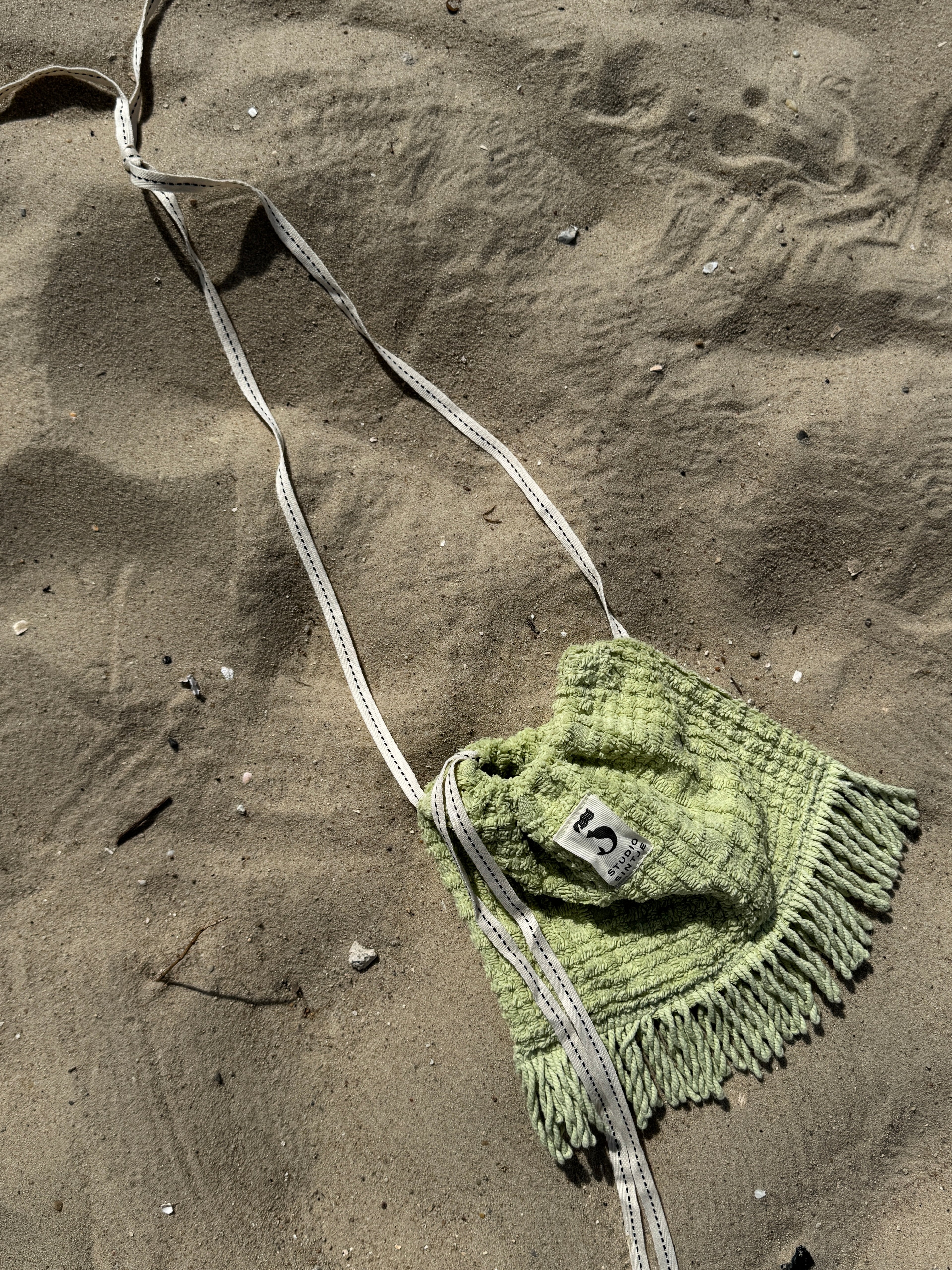 Upcycling Frottee Tasche aus recyceltem Stoff – handgefertigtes Einzelstück