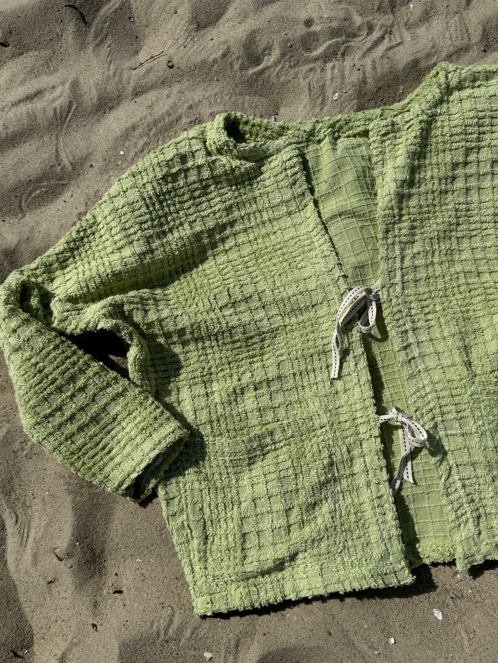 Upcycling Frottee Jacke aus recyceltem Stoff – handgefertigt