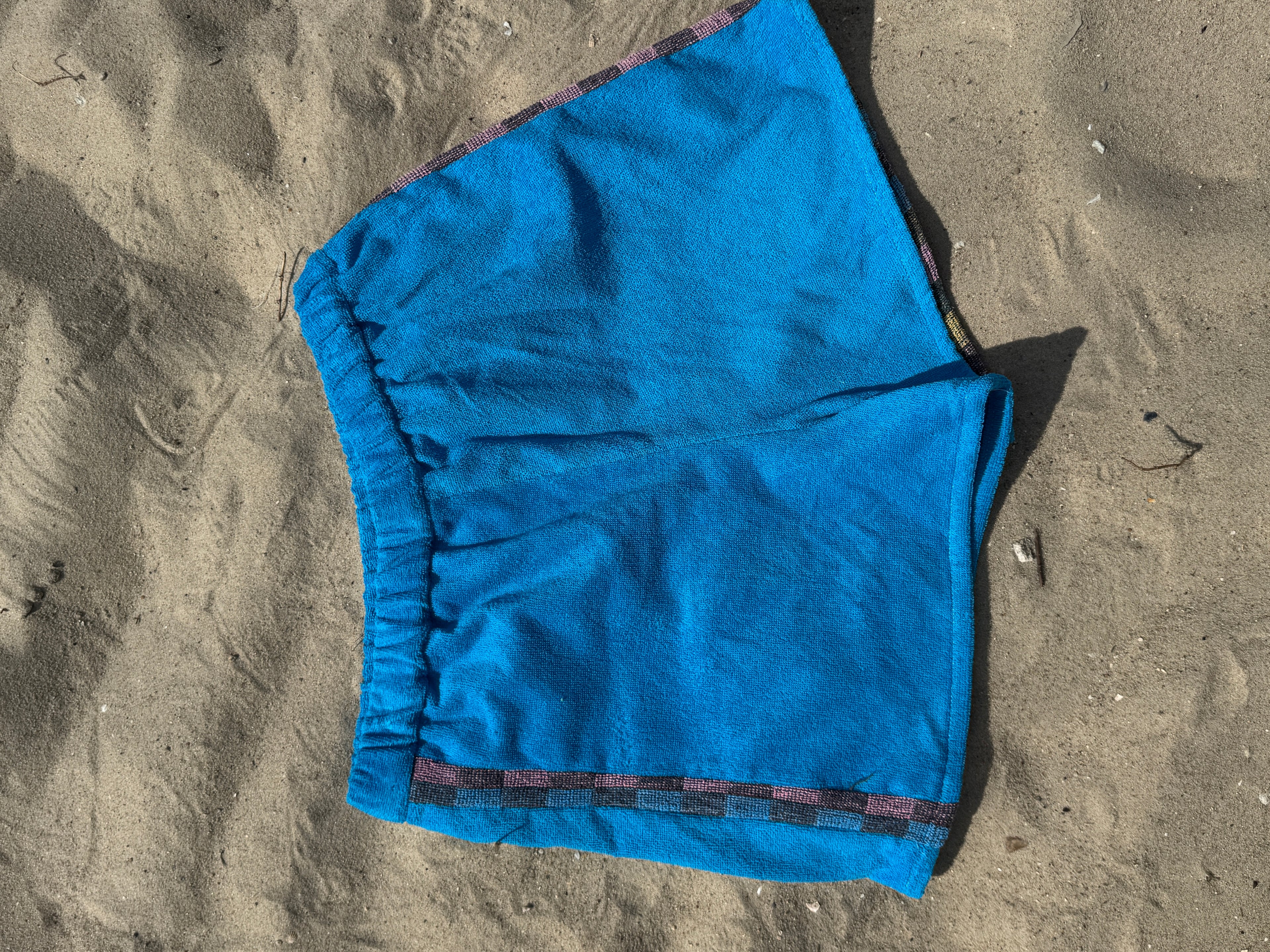 Upcycling Frottee Shorts aus recyceltem Stoff – handgefertigt