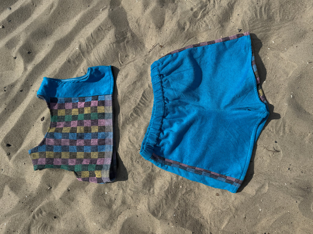 Upcycling Frottee Set aus recyceltem Stoff – handgefertigtes Top und Shorts